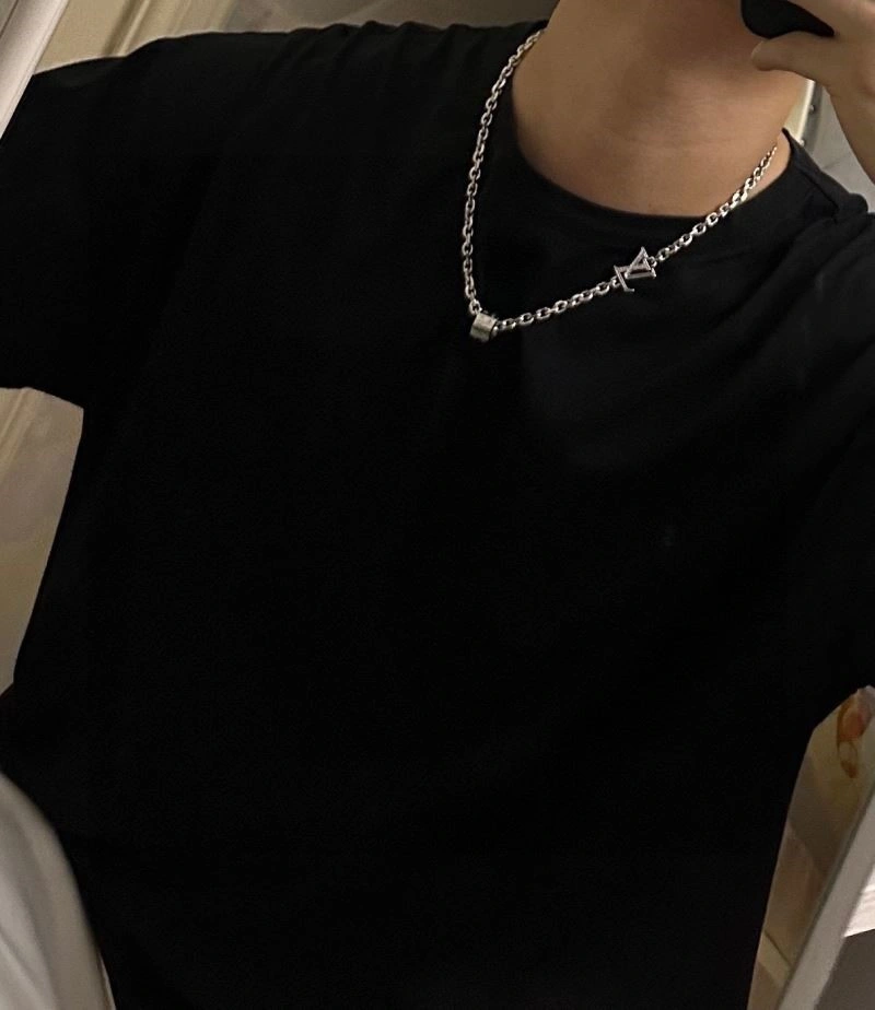 Bold Louis Vuitton Necklaces 248545