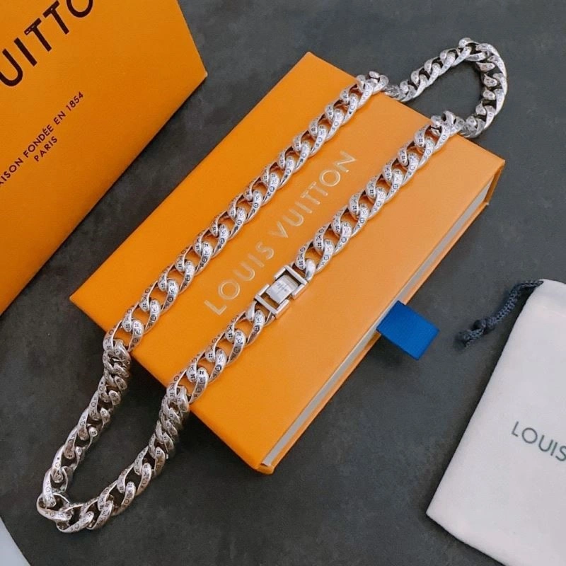 Louis Vuitton Necklaces ComfortFit 248522