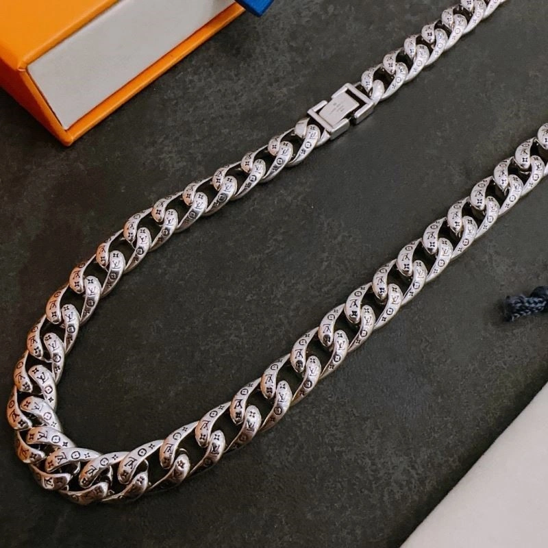 Louis Vuitton Necklaces ComfortFit 248522