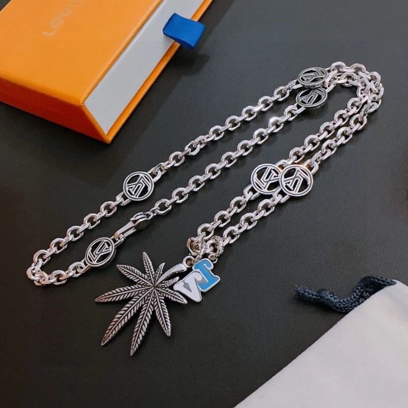 QuickDry Louis Vuitton Necklaces 248539