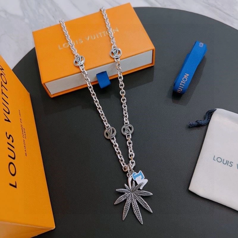 QuickDry Louis Vuitton Necklaces 248539