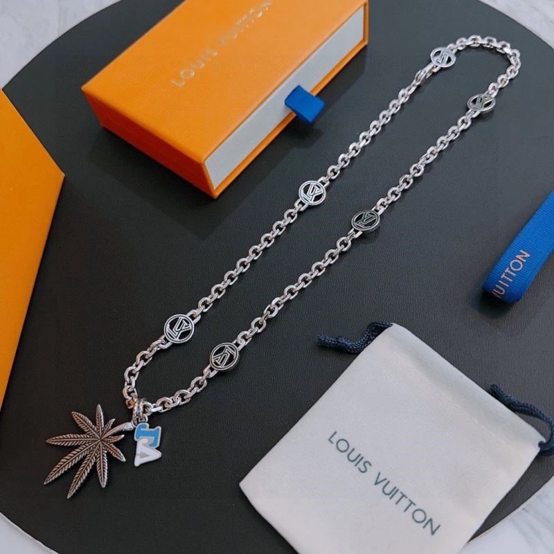 QuickDry Louis Vuitton Necklaces 248539