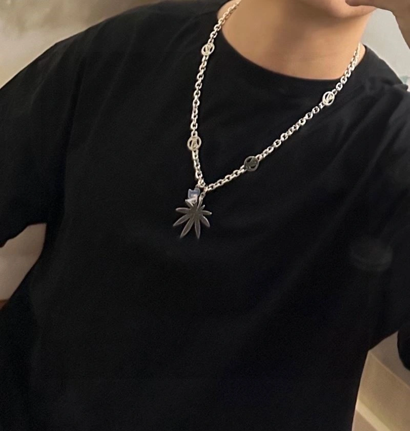 QuickDry Louis Vuitton Necklaces 248539