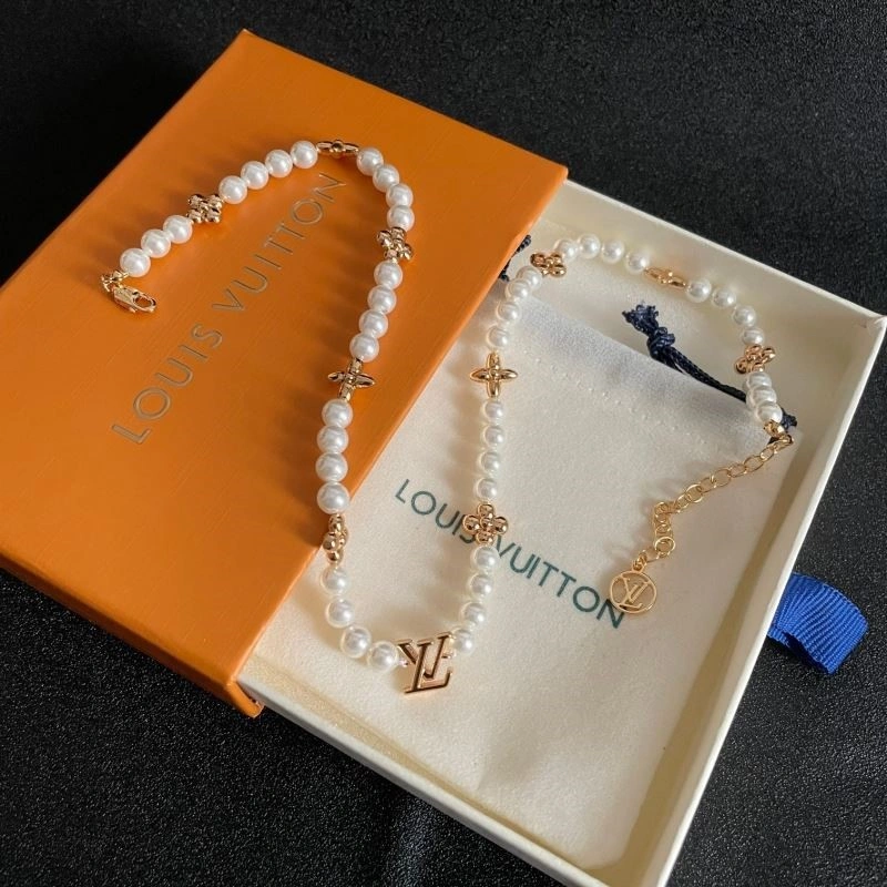 Louis Vuitton Necklaces Premium 248544