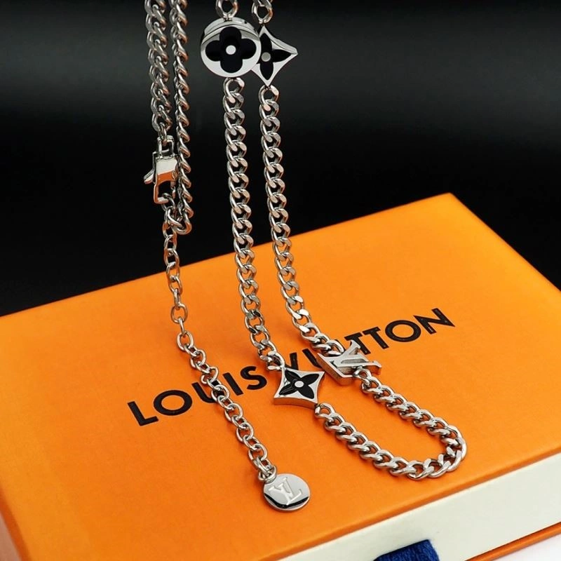 Unisex Louis Vuitton Necklaces 248549