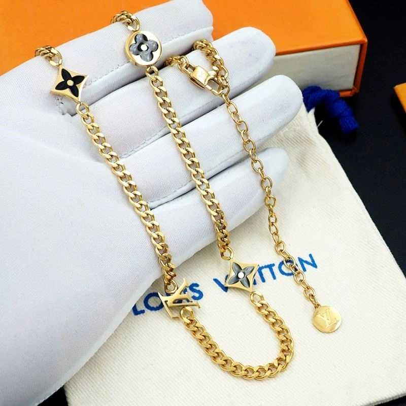 Louis Vuitton Necklaces SmoothTexture 248548