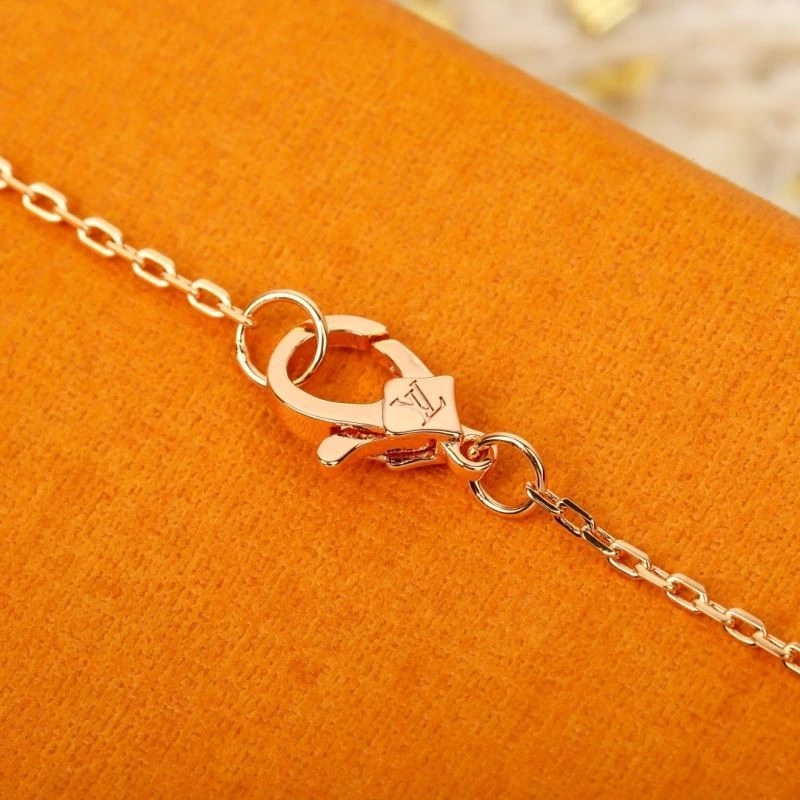 Louis Vuitton Necklaces Stylish 248547