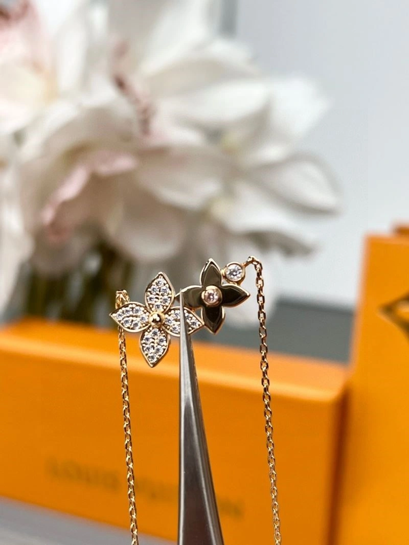Louis Vuitton Necklaces Minimalist 248536