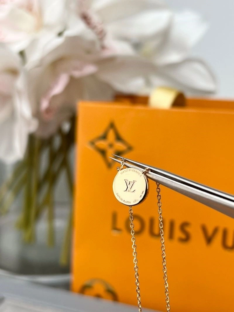 ZeroBulk Louis Vuitton Necklaces 248534