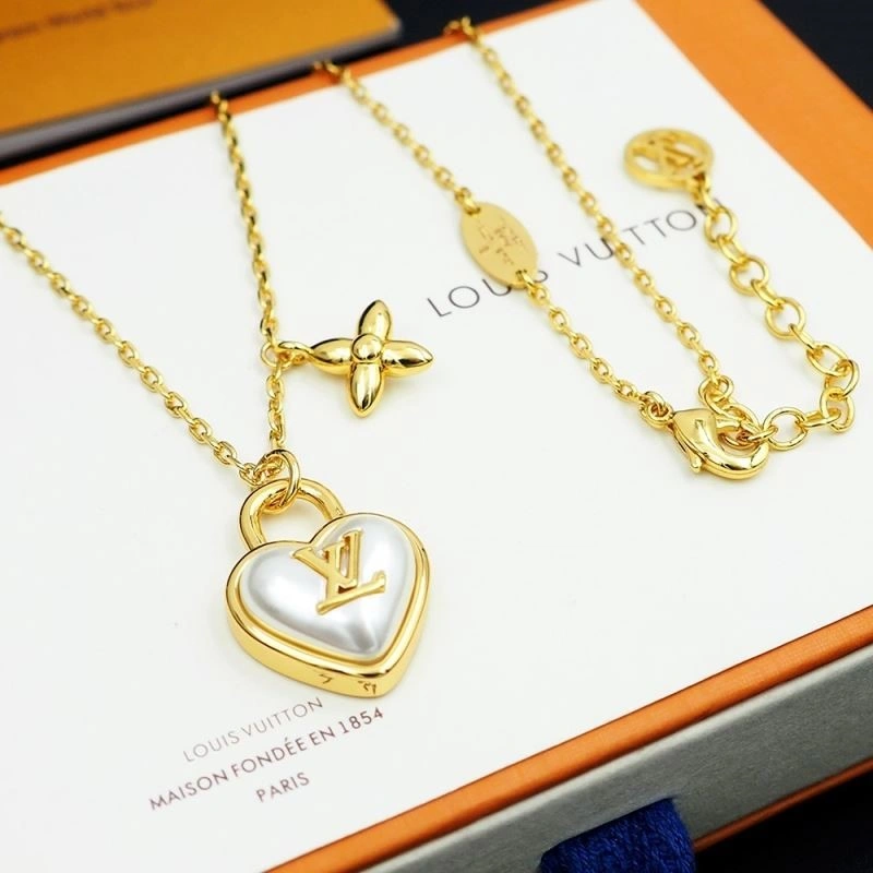 Louis Vuitton Necklaces Effortless 248533