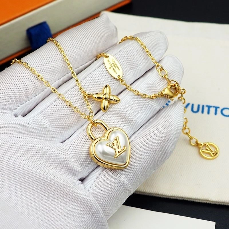 Louis Vuitton Necklaces Effortless 248533