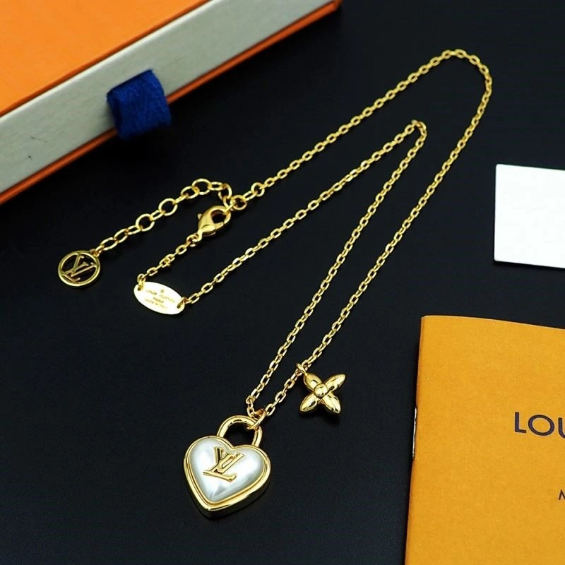 Louis Vuitton Necklaces Effortless 248533