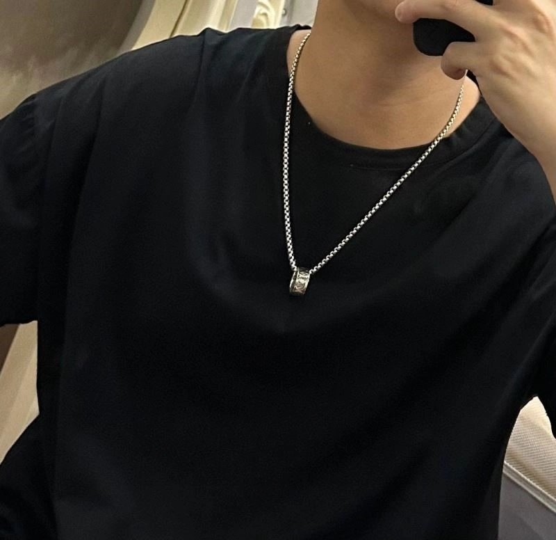 Louis Vuitton Necklaces Soft 248541