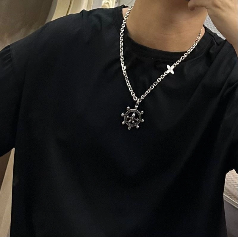 Bold Louis Vuitton Necklaces 248531