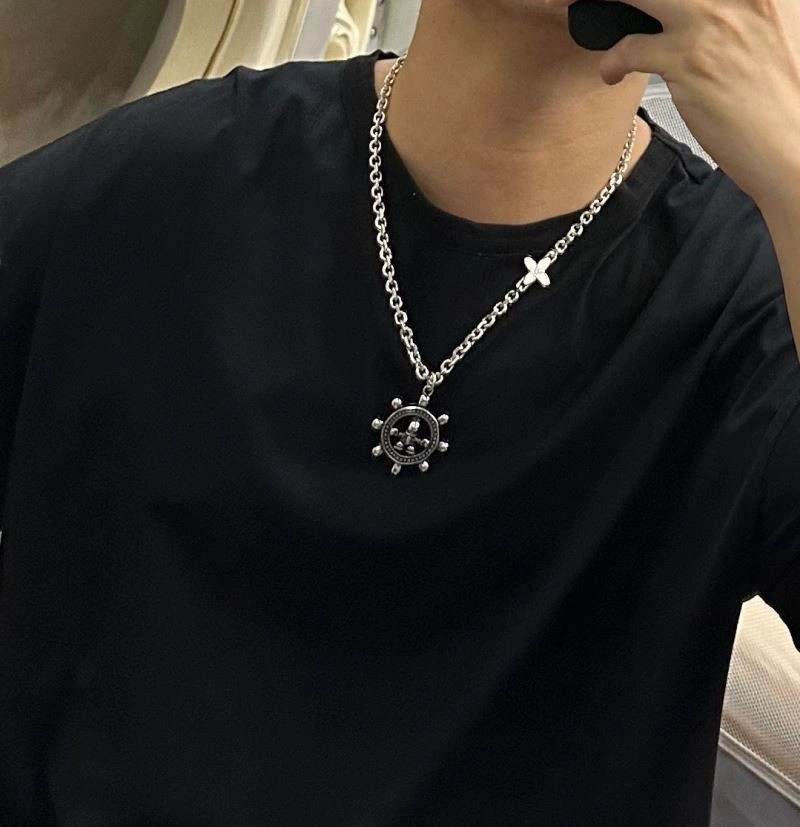 Bold Louis Vuitton Necklaces 248531