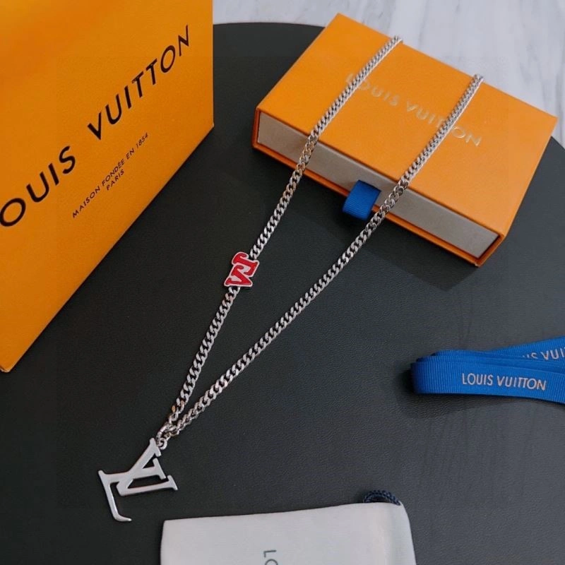 ModernLook Louis Vuitton Necklaces 248512