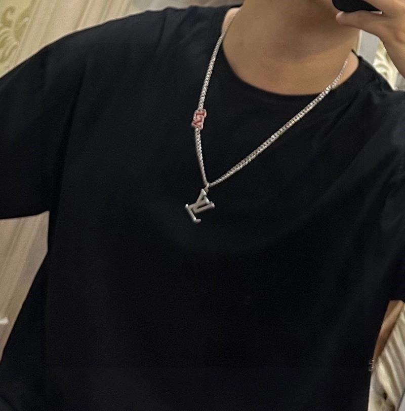 ModernLook Louis Vuitton Necklaces 248512