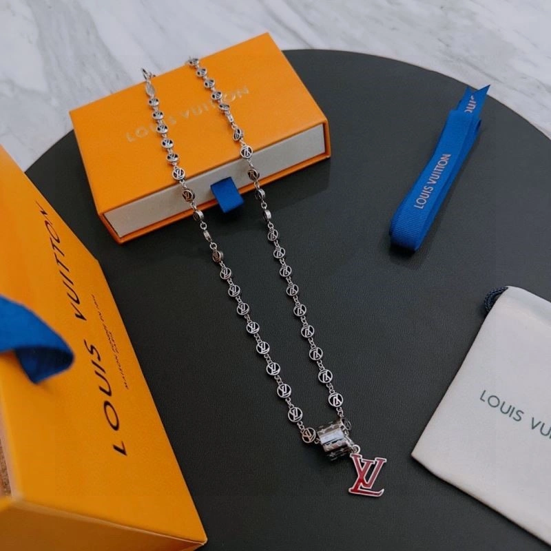 Minimalist Louis Vuitton Necklaces 248509