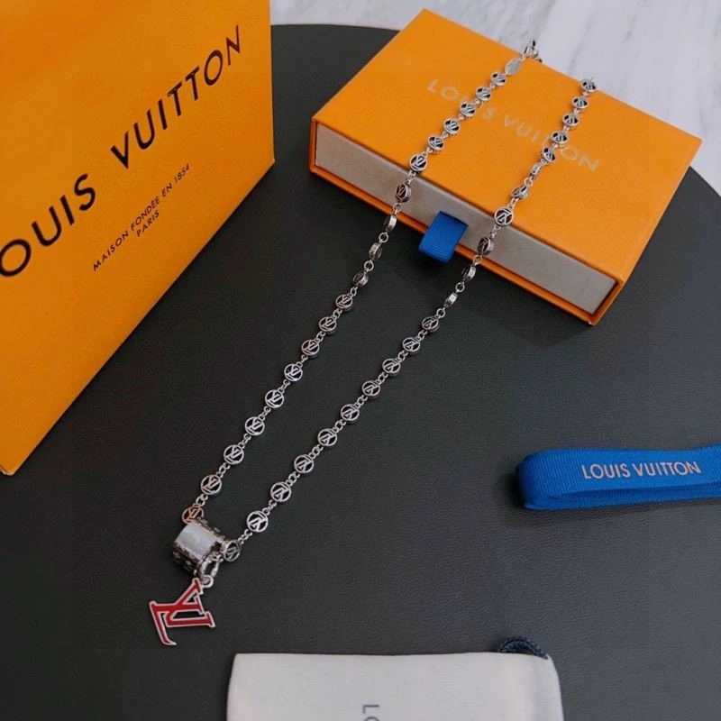 Minimalist Louis Vuitton Necklaces 248509