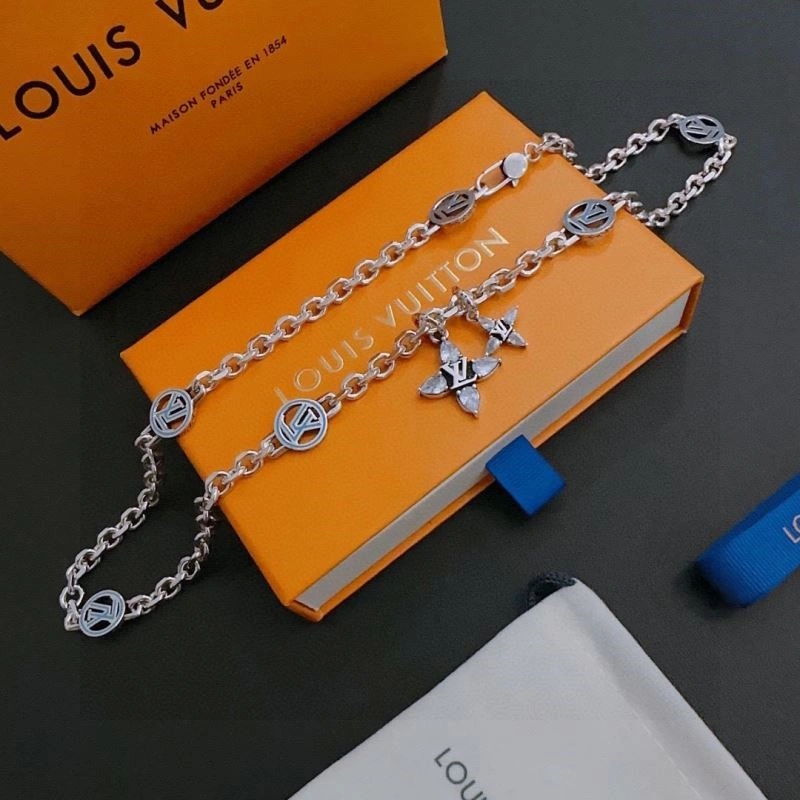 Louis Vuitton Necklaces AllSeason 248508