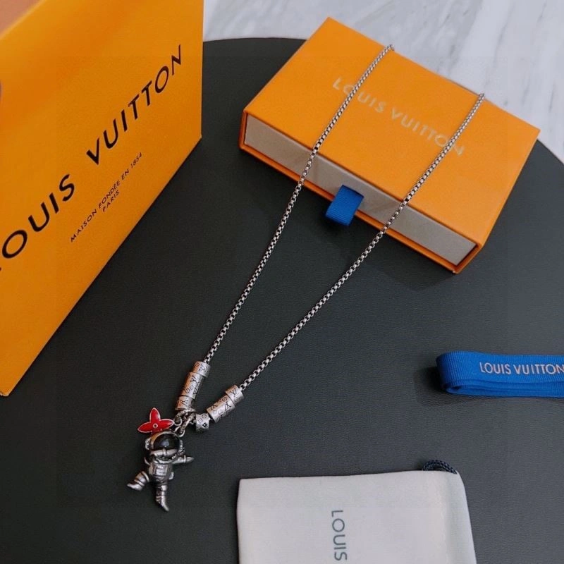 Vibrant Louis Vuitton Necklaces 248481