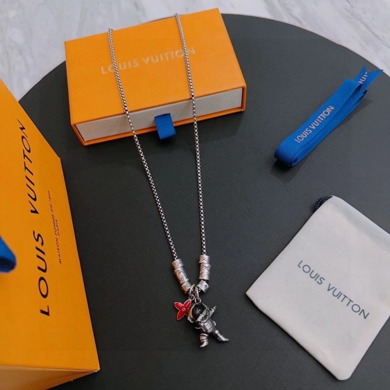 Vibrant Louis Vuitton Necklaces 248481