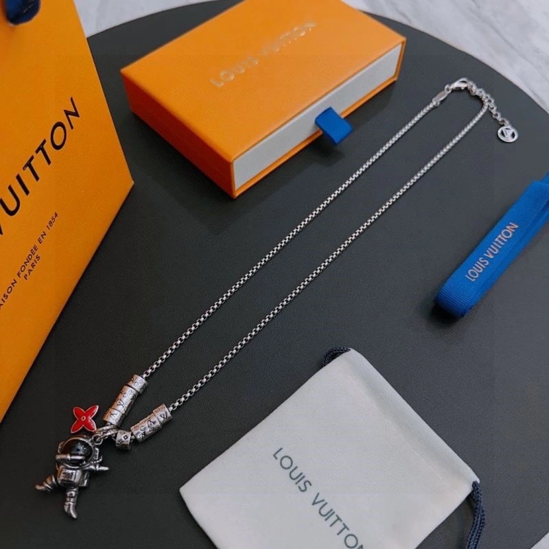 Vibrant Louis Vuitton Necklaces 248481