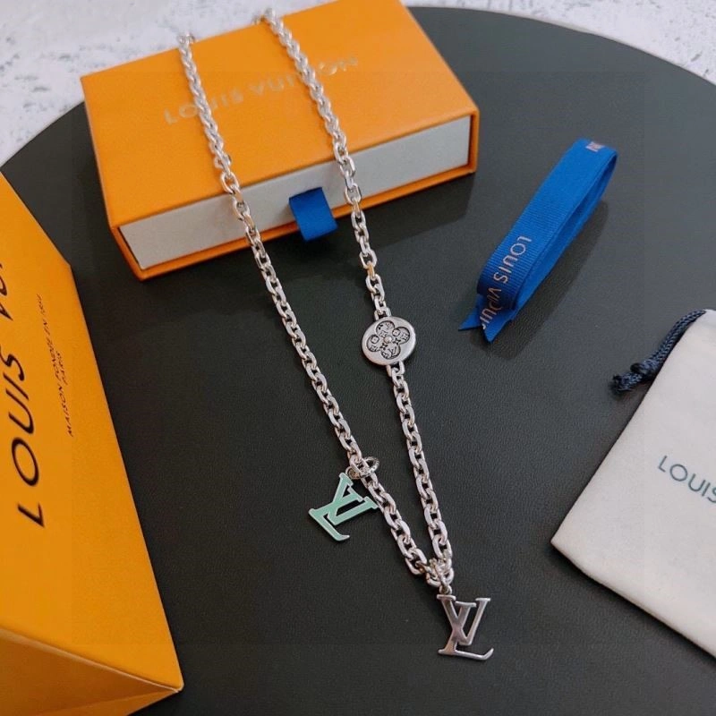 Chic Louis Vuitton Necklaces 248482