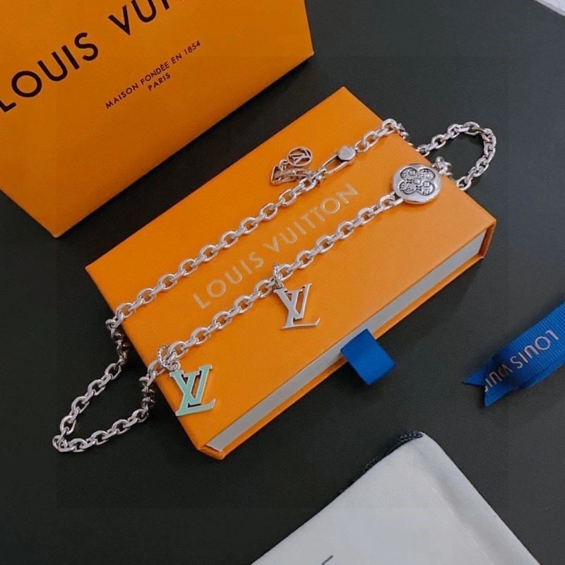 Chic Louis Vuitton Necklaces 248482