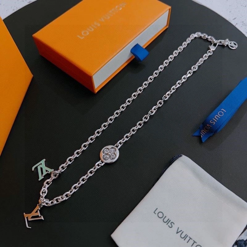 Chic Louis Vuitton Necklaces 248482