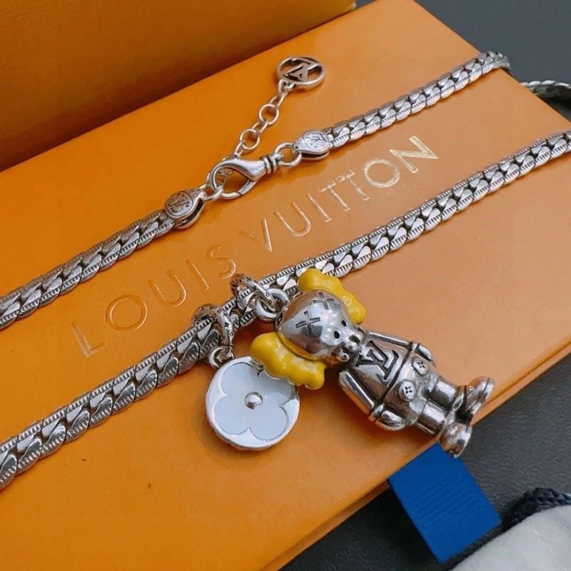 Louis Vuitton Necklaces EyeCatching 248491