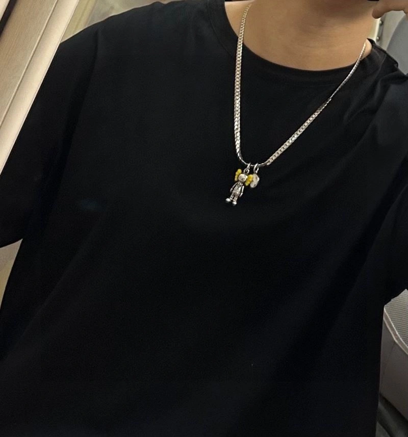 Louis Vuitton Necklaces EyeCatching 248491