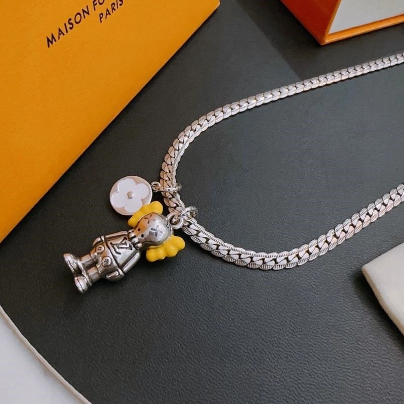 Louis Vuitton Necklaces EyeCatching 248491