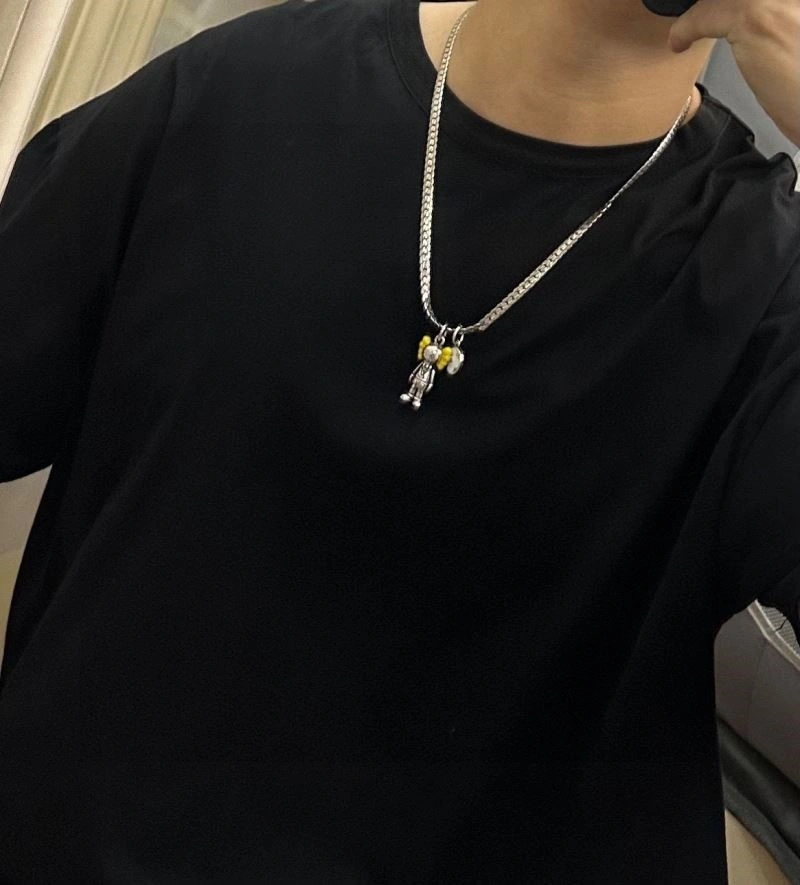 Louis Vuitton Necklaces EyeCatching 248491