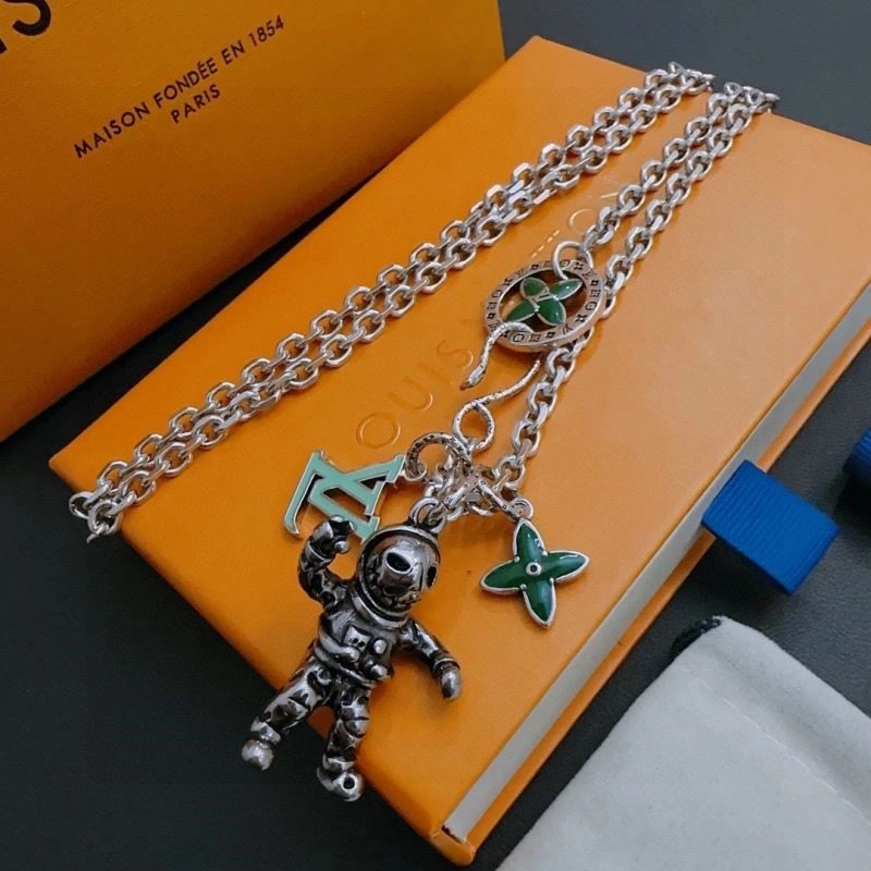 Louis Vuitton Necklaces Durable 248495
