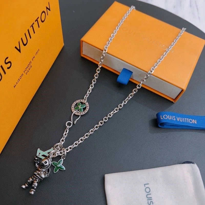 Louis Vuitton Necklaces Durable 248495