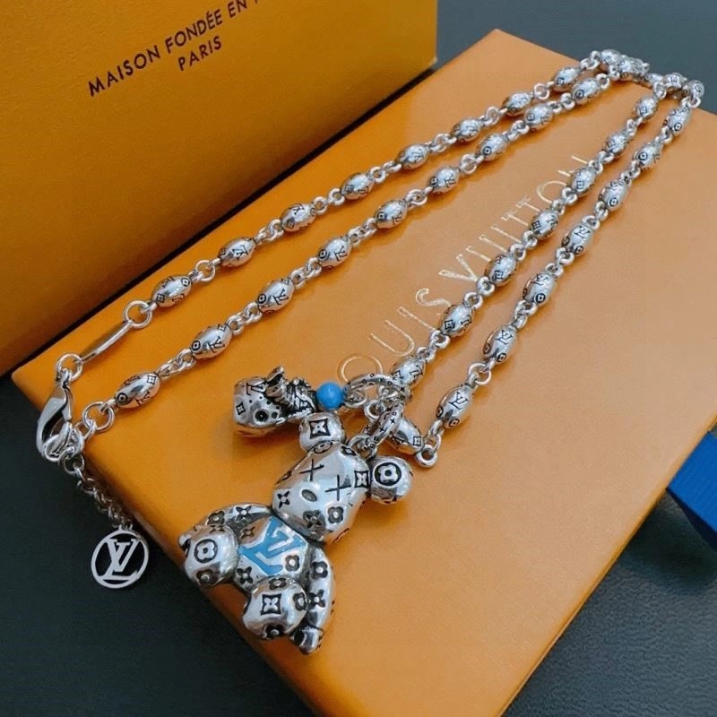 Louis Vuitton Necklaces Bold 248496