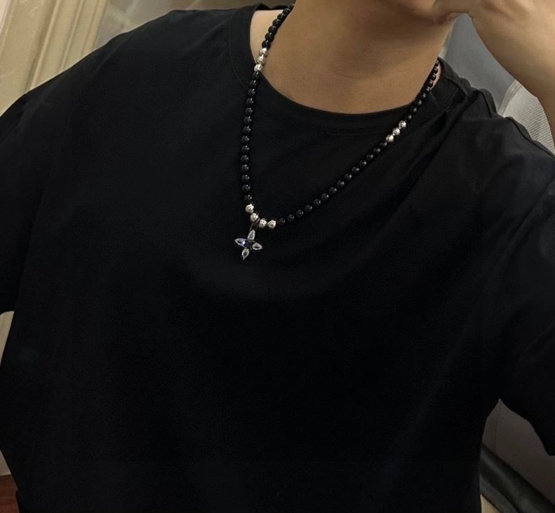 Louis Vuitton Necklaces Durable 248486