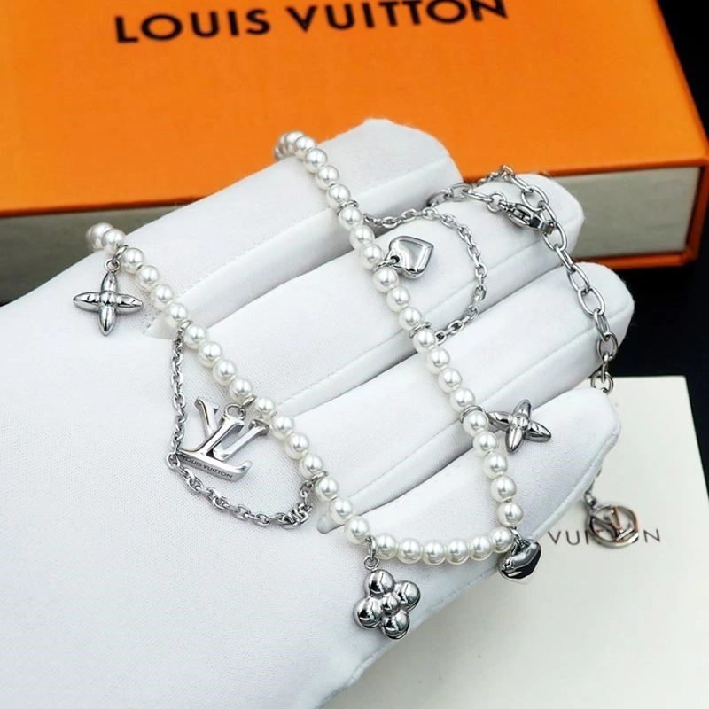 Louis Vuitton Necklaces SunProtective 248506