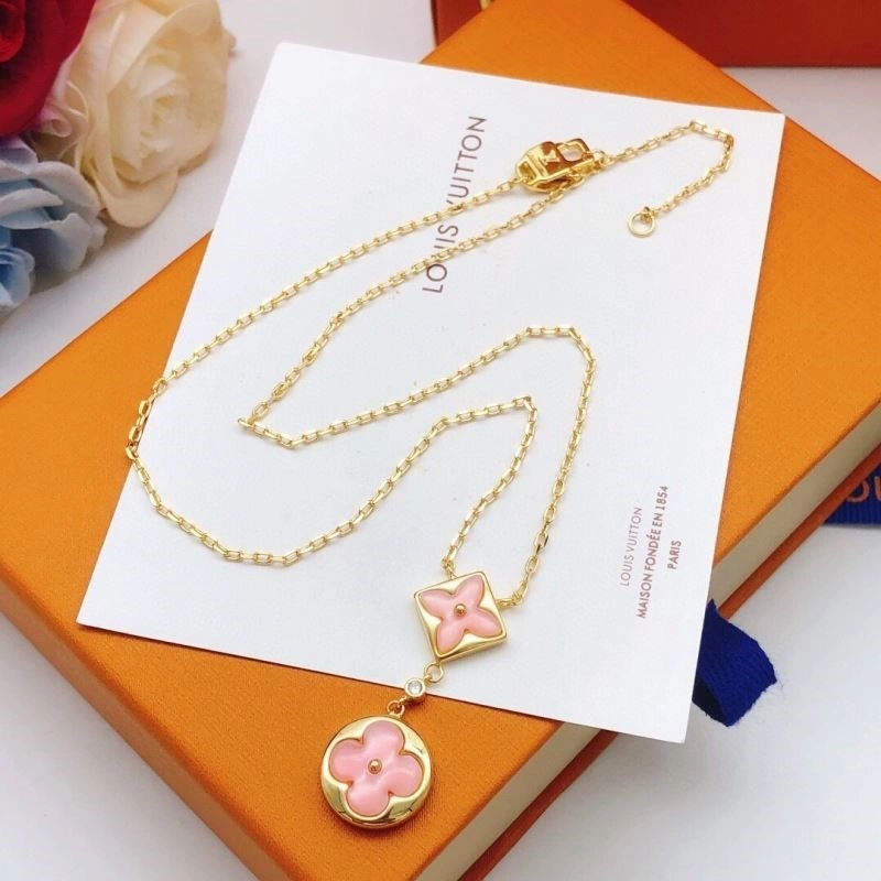 Lightweight Louis Vuitton Necklaces 248485