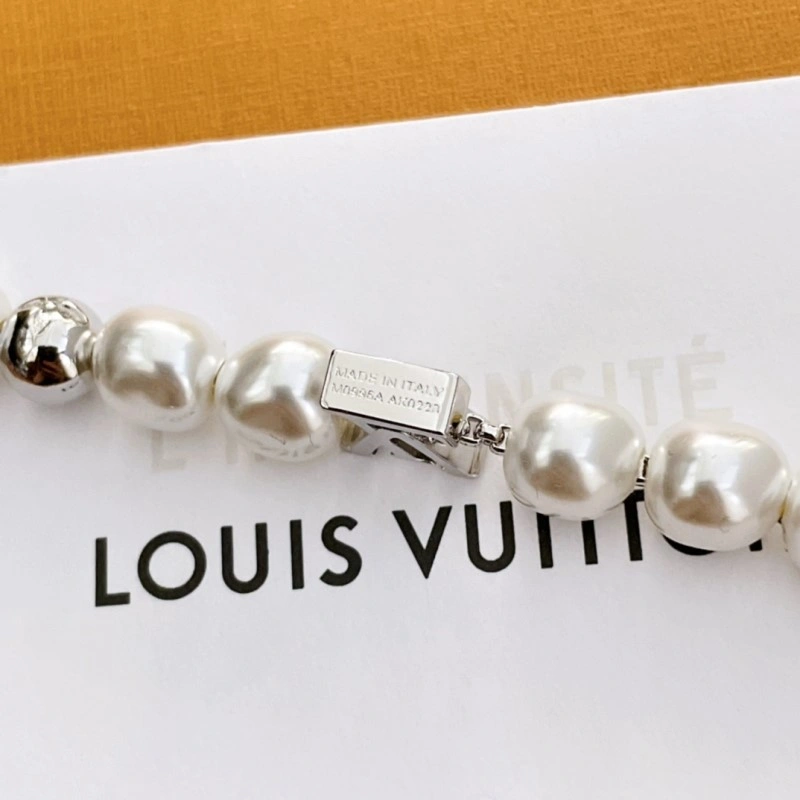 Louis Vuitton Necklaces Trendy 248477