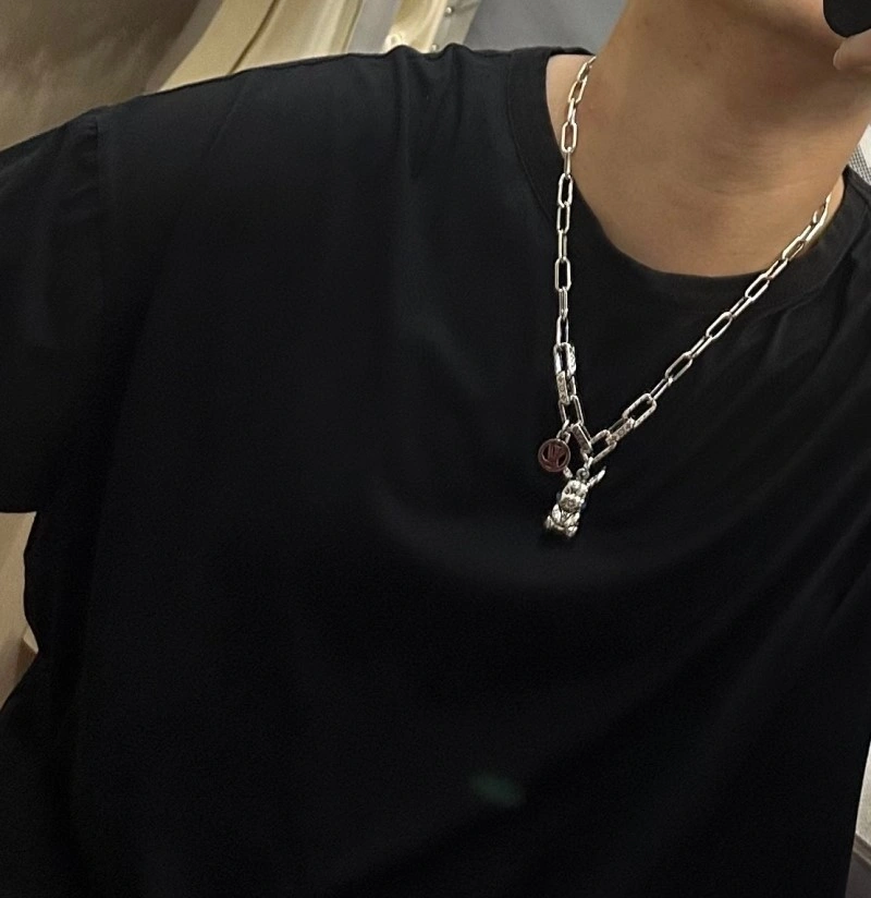 Cozy Louis Vuitton Necklaces 248467