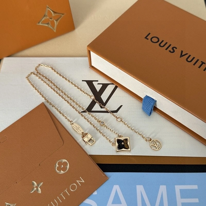 Louis Vuitton Necklaces Packable 248468