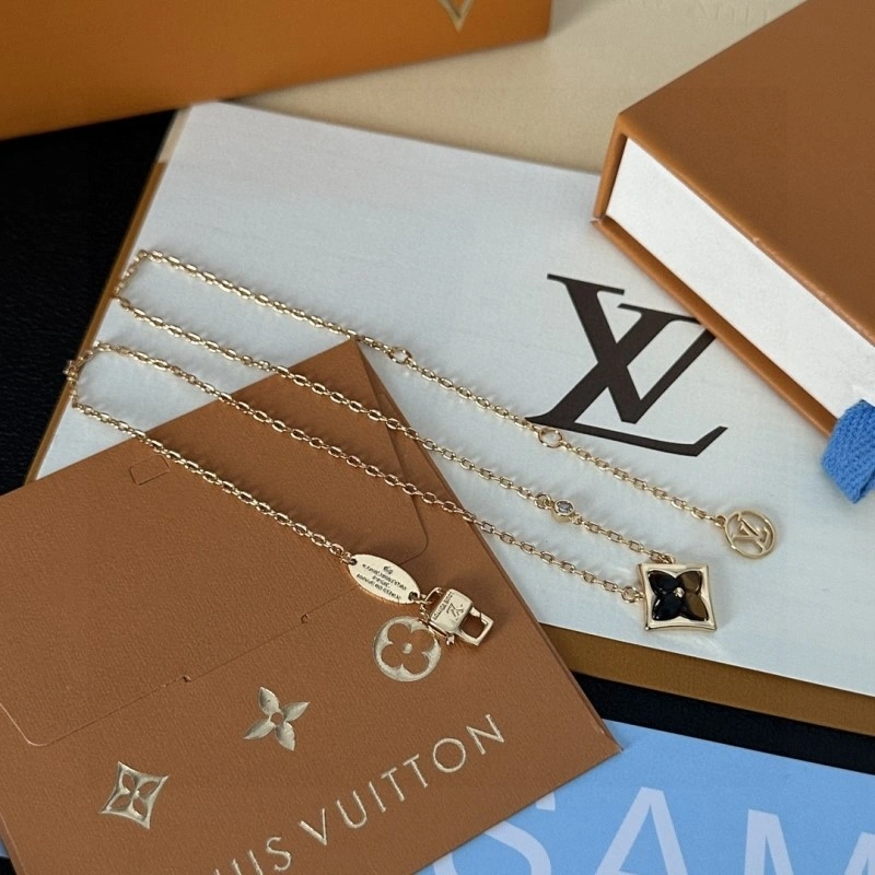 Louis Vuitton Necklaces Packable 248468