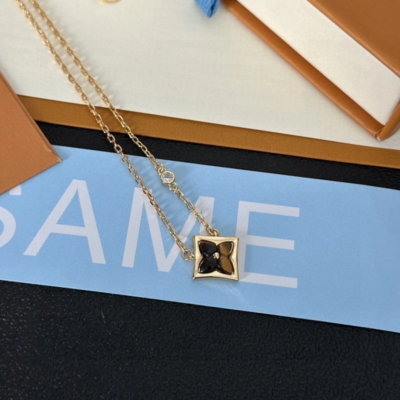 Louis Vuitton Necklaces Packable 248468