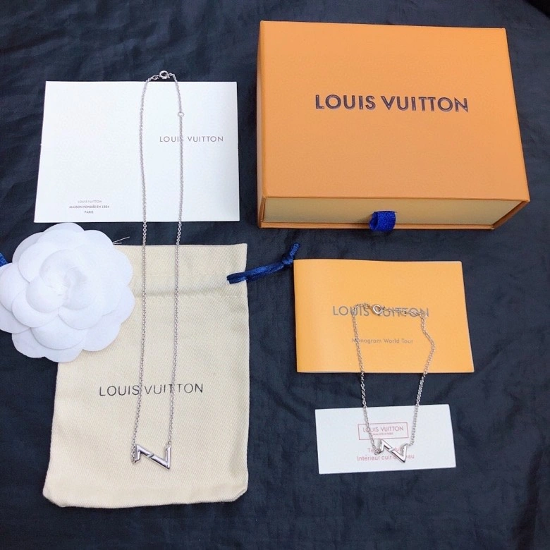 Affordable Louis Vuitton Necklaces 248463