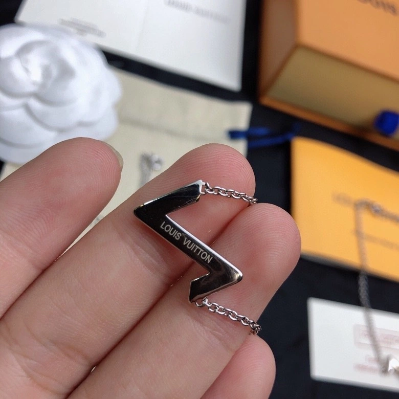 Affordable Louis Vuitton Necklaces 248463