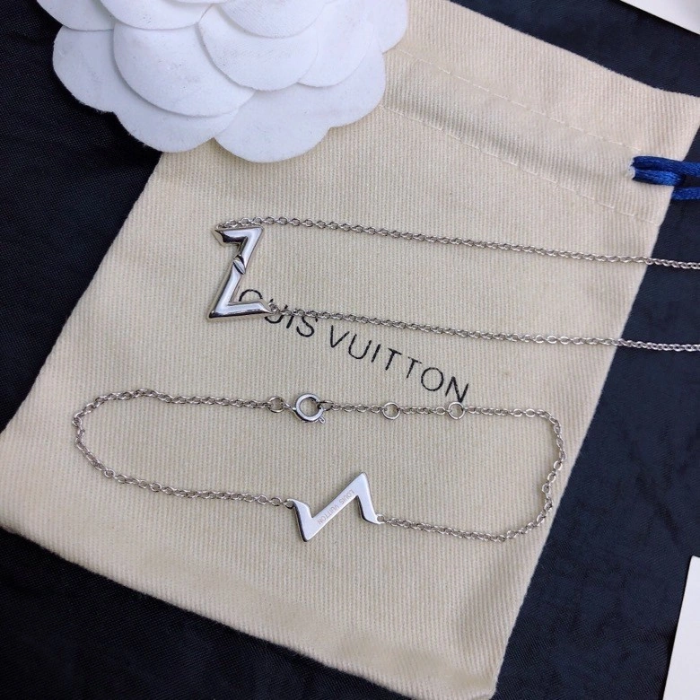 Affordable Louis Vuitton Necklaces 248463