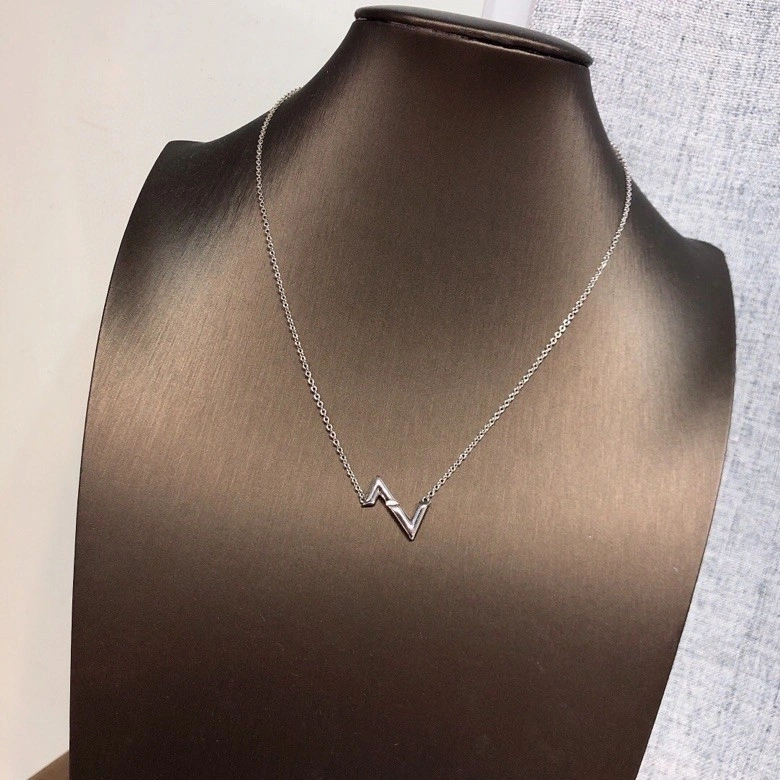 Affordable Louis Vuitton Necklaces 248463