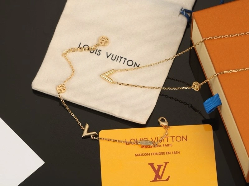 Louis Vuitton Necklaces Compact 248442